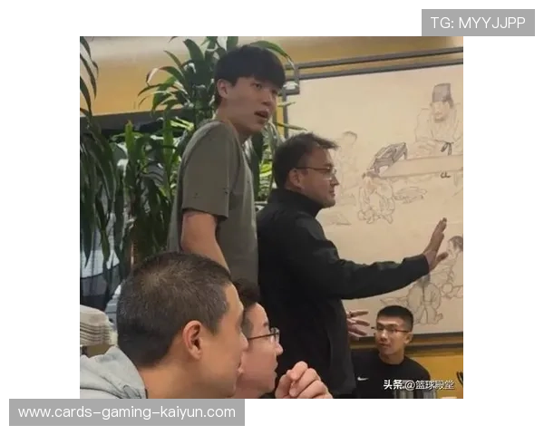 篮球运动员赛后去吃火锅被偶遇